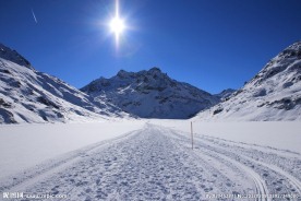 高原雪山