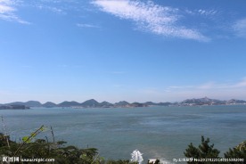 湛蓝色的天空大海