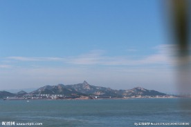 湛蓝色的天空