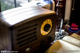 青岛荒岛书店收音机