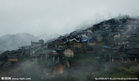 依山而建的房屋