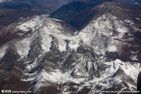 云上雪山