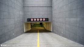 地下车库入口 坡道 龙门牌