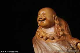 崖柏根雕弥勒佛细节