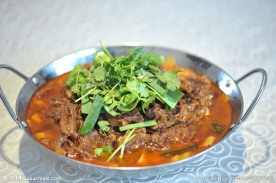 红汤牛肉火锅