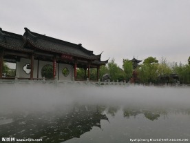 仙气缭绕的湖上景观