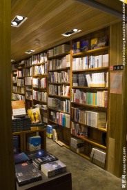 书店里的沙发客