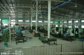 国兴拨叉车间一角