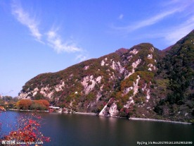 翠华山天池秋色