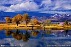 湖畔秋景