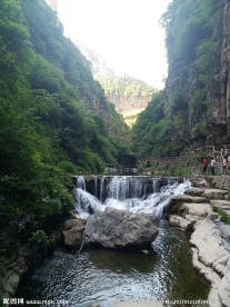 八泉峡