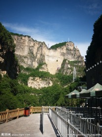 八泉峡