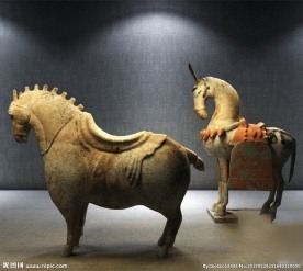 陶瓷马饰品