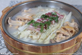 铜盘煮河蚌