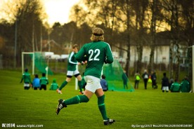 足球运动员训练