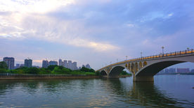 龙王港大桥一侧