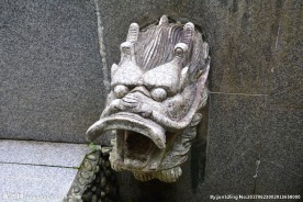 石刻龙头