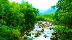 山间溪流