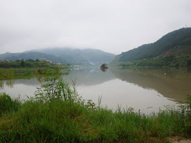 湖畔