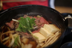 日本美食黑毛和牛火锅