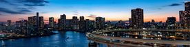 黄昏下的城市建筑