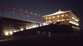 夜色下的宫殿建筑