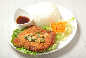 鸡扒饭