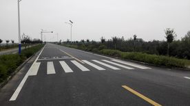 空荡荡的道路