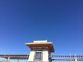蓝天下的建筑