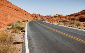 穿越荒漠的公路