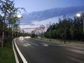 傍晚的公路