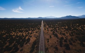 穿越荒漠的公路