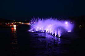 夜景喷泉
