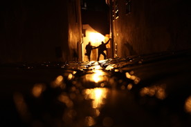 捷克克鲁姆洛夫雨夜小巷