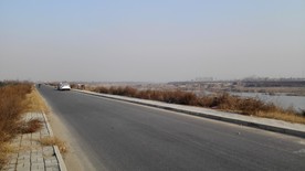 夕阳下的道路风光