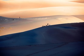夕阳下的大山风光