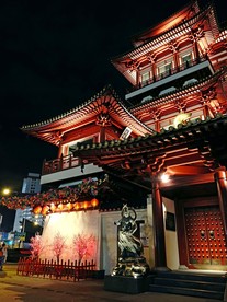 夜色下的宫殿建筑