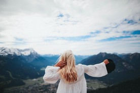 遍览群山美景