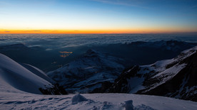 夕阳下的大山风光