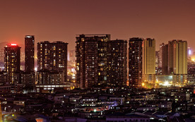 夜色下的城市建筑
