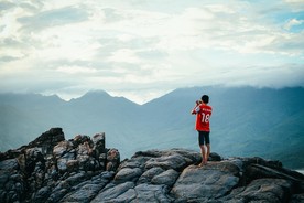 遍览群山美景