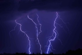 高清电闪雷鸣