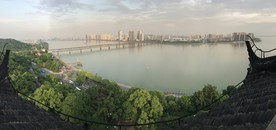 隔岸观景