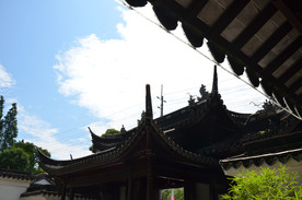 屋檐和蓝天
