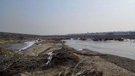 冰封的湖面
