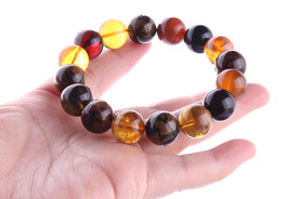 陈万福 琥珀雕件