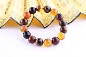 陈万福琥珀雕件