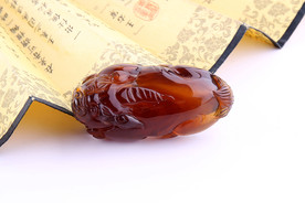 陈万福 琥珀雕件