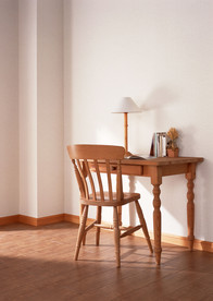 木椅子和小书桌