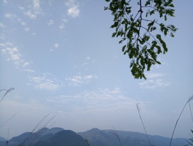 远处的山